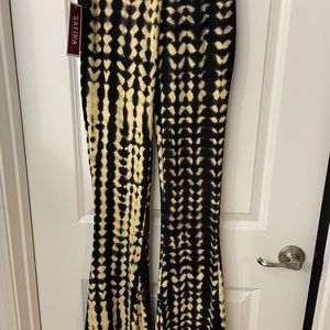 NWT fit and flare yoga pants
